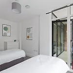 Two Bed Flat - Isleworth
